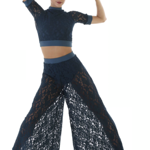 Completo in lycra e pizzo con pantalone
